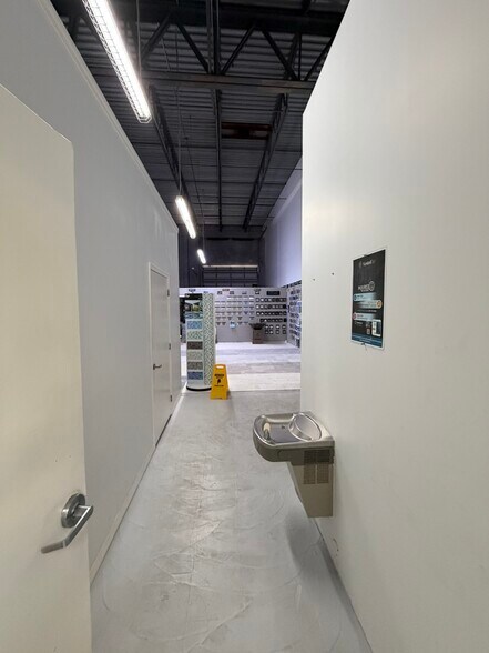 More Photos Of 1901-1939 Banks Rd, Margate Warehouse For Sale