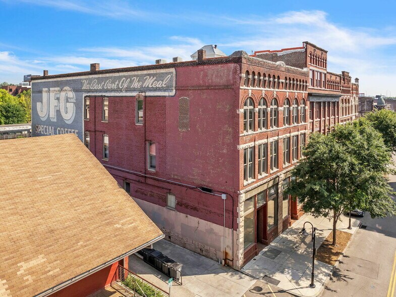 Primary Photo Of 133 W Jackson Ave, Knoxville Office Residential For Sale