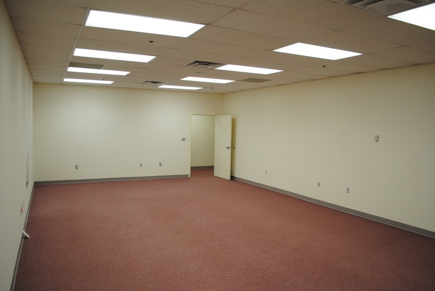 More Photos Of 1115 Garrisonville Rd, Stafford Office For Lease