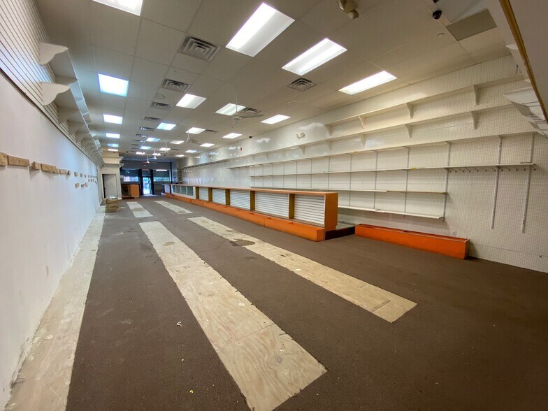 More Photos Of 171 Newark Ave, Jersey City Storefront Retail Office For Lease
