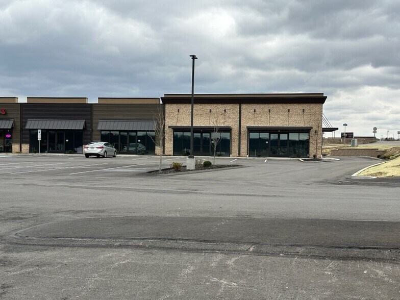 More Photos Of 4075-4089 Adair Ave, Valencia Storefront Retail Office For Lease