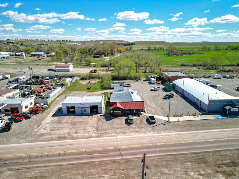 More Photos Of 425 S Main St, Choteau Garden Center For Sale