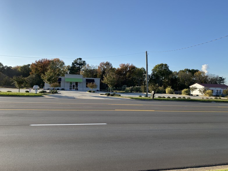 More Photos Of 837 Anderson Rd N, Rock Hill Auto Dealership For Lease
