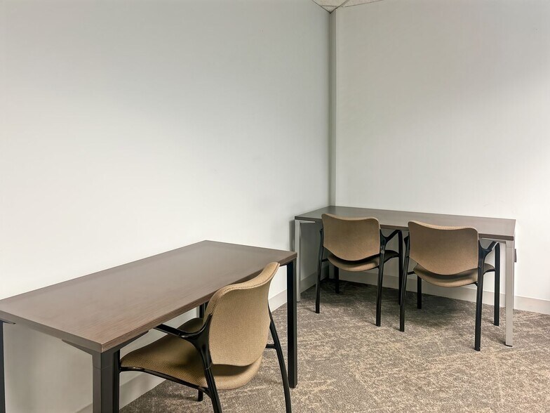 More Photos Of 7400 Beaufont Springs Dr, Richmond Coworking Space