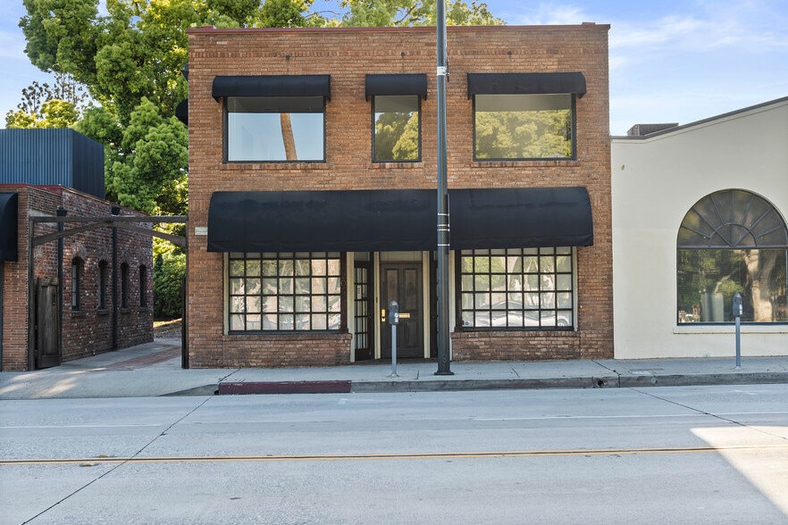 More Photos Of 207 S Fair Oaks Ave, Pasadena Unknown For Lease