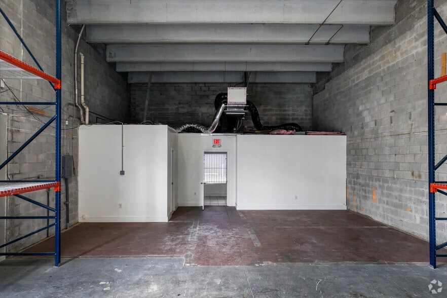 More Photos Of 3130 W 84th St, Hialeah Warehouse For Lease
