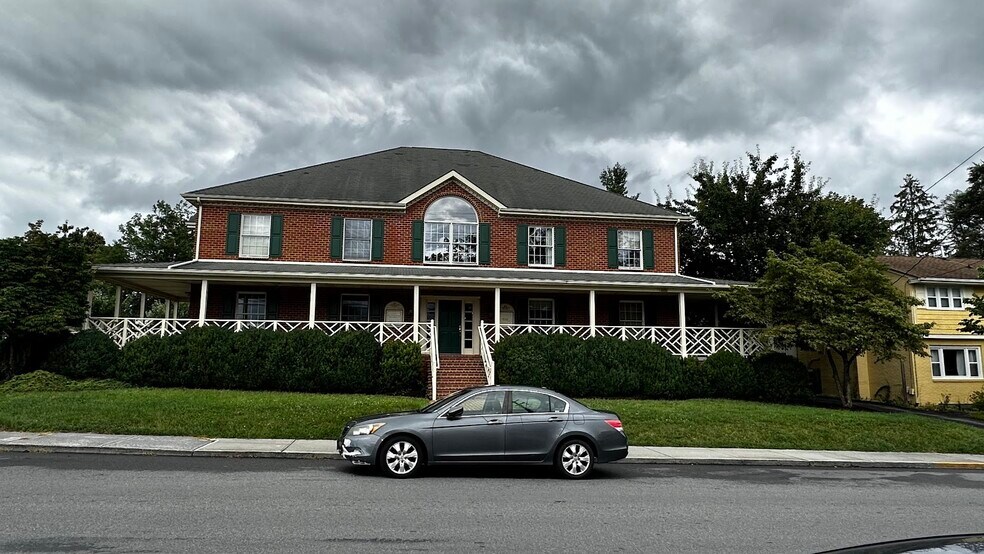 More Photos Of 201 Church St SE, Blacksburg Office Residential For Lease