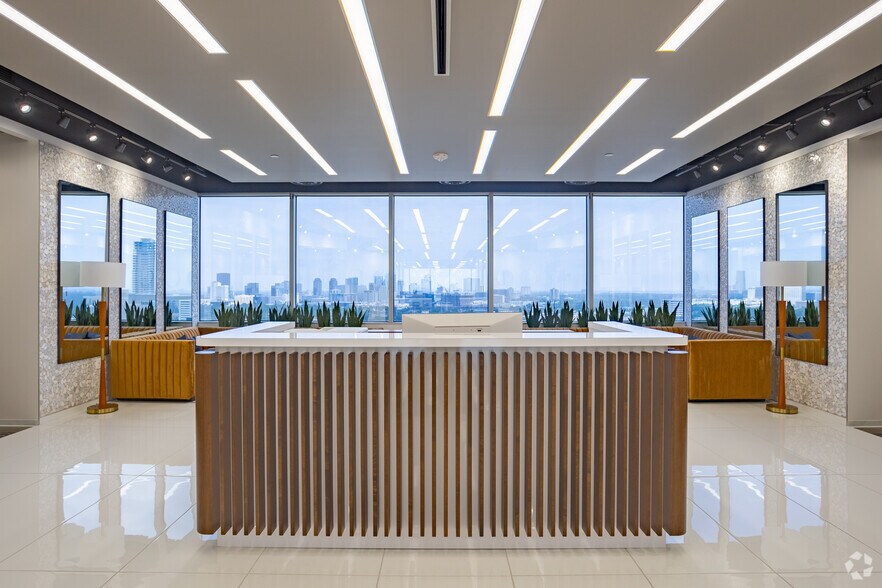 More Photos Of 24 Greenway Plz, Houston Office For Lease