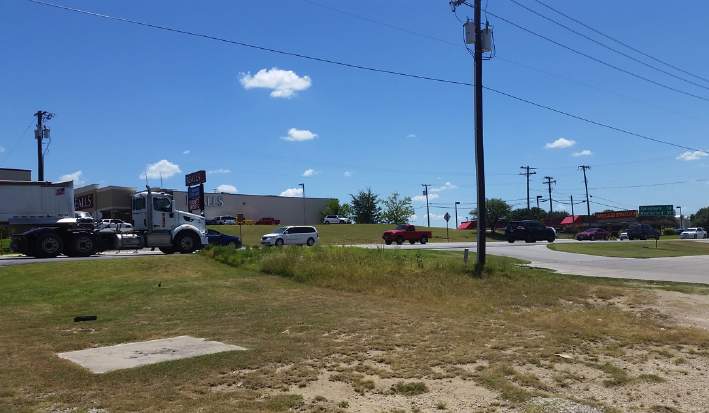 More Photos Of 1300 S FM 51, Decatur Fast Food For Sale