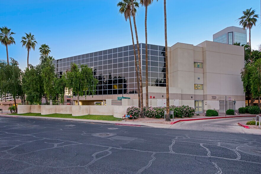 More Photos Of 3330 N 2nd St, Phoenix Medical For Lease