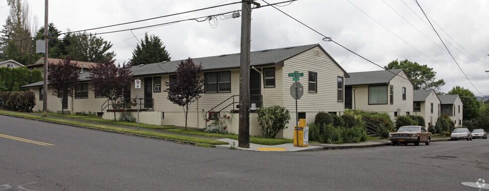 More Photos Of 5104 SE Clinton St, Portland Apartments For Sale