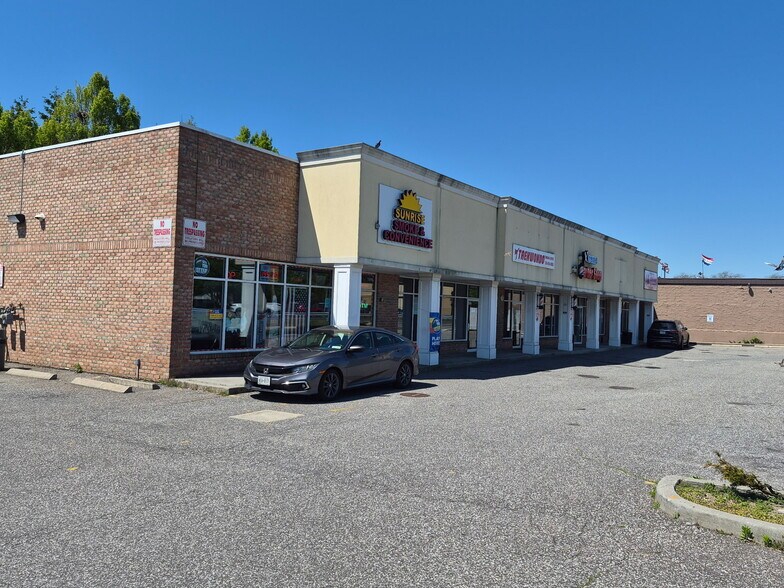 More Photos Of 411 40th St, Lindenhurst Unknown For Lease