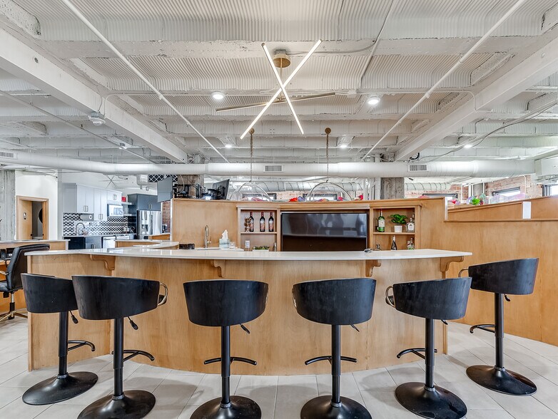 More Photos Of 204 N Robinson Ave, Oklahoma City Office Residential For Lease
