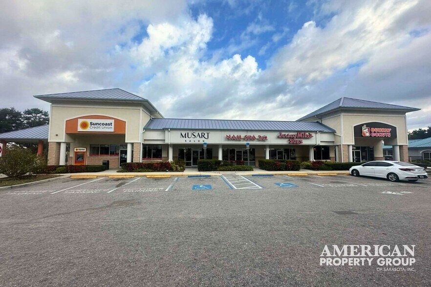 More Photos Of 5851-5871 Fruitville Rd, Sarasota General Retail For Lease
