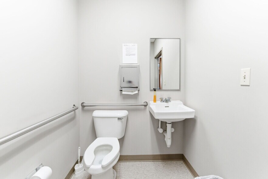 More Photos Of 4430 Crawford Ave, Louisville Medical For Sale