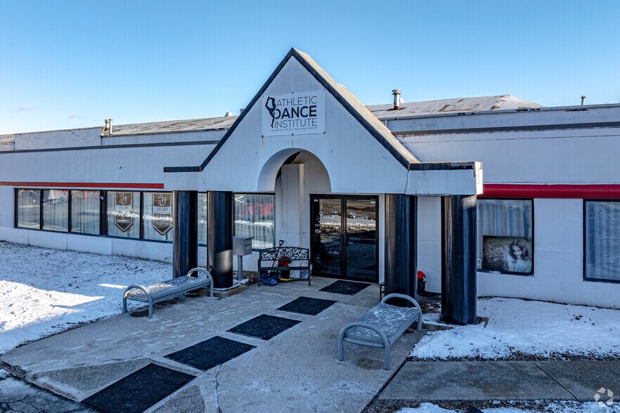 More Photos Of 126-130 Ford Ave, Milltown Industrial For Lease