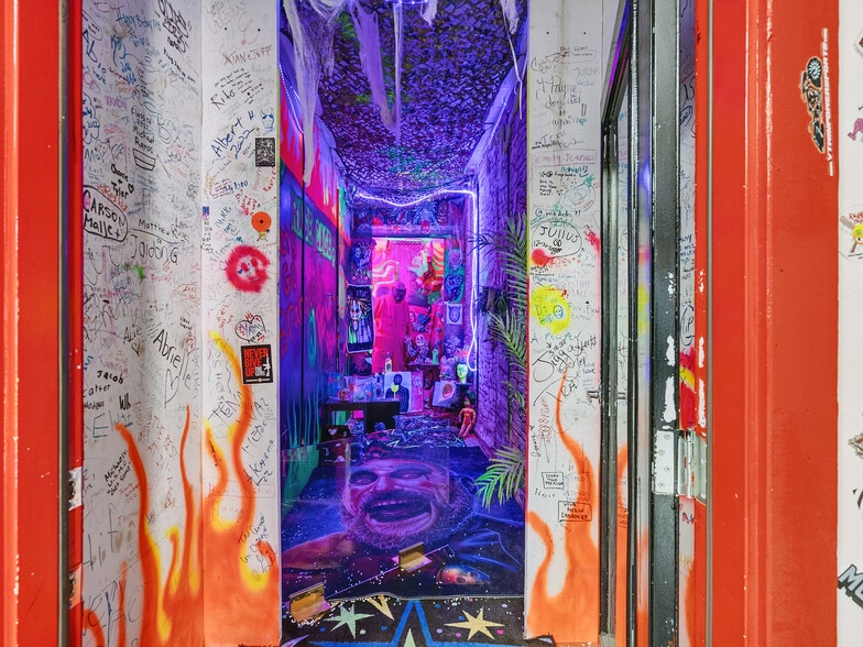 More Photos Of 1922 Strand St, Galveston Freestanding For Lease