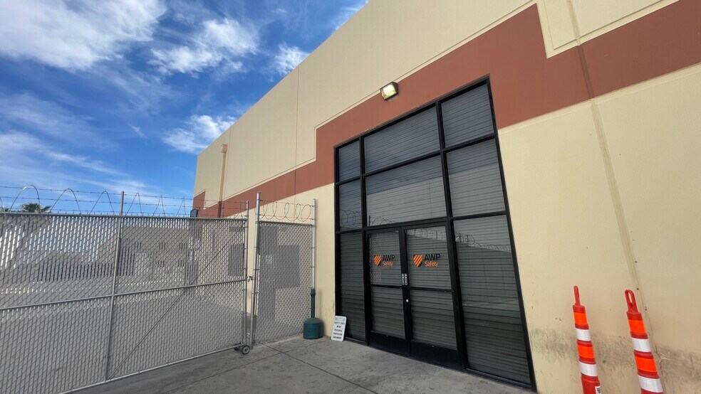 More Photos Of 5035 Schuster St, Las Vegas Distribution For Sale
