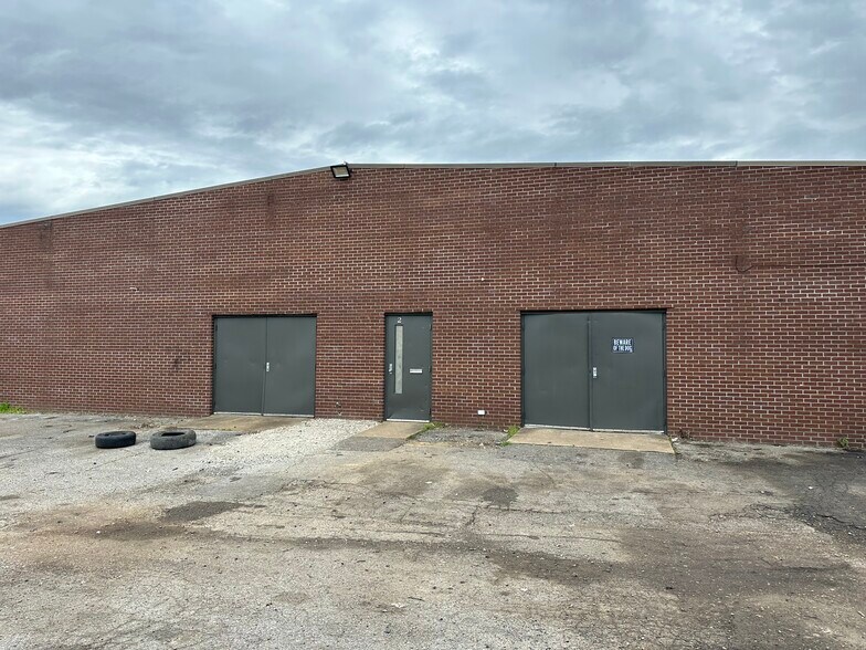 More Photos Of 3711-3721 Lamar Ave, Memphis Unknown For Lease