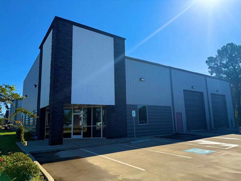 Primary Photo Of 17543 Roberts Rd, Hockley Distribution For Lease