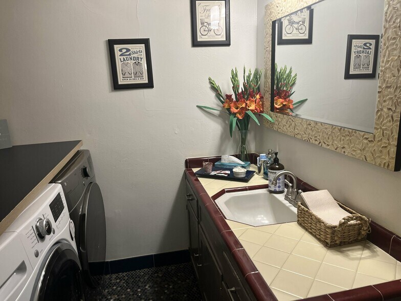 More Photos Of 219 E Lexington Ave, Phoenix Office Residential For Sale