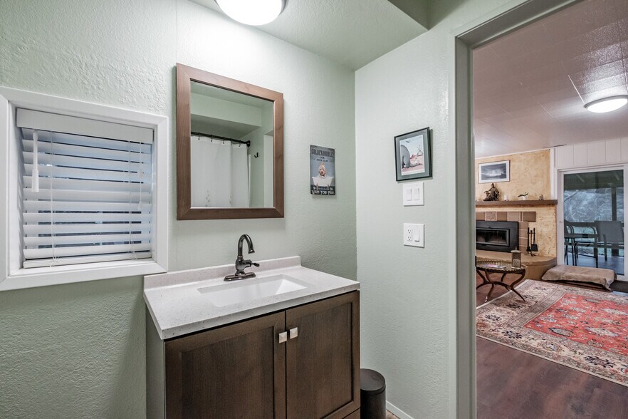 More Photos Of 909 Curry Rd, Roseburg Specialty For Sale