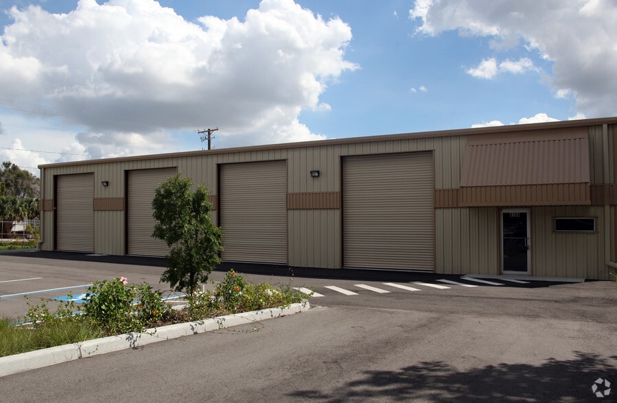 More Photos Of 4104 W South Ave, Tampa Warehouse For Lease