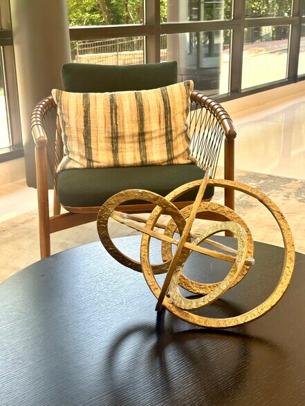 More Photos Of 1 Ravinia Dr, Atlanta Unknown For Lease