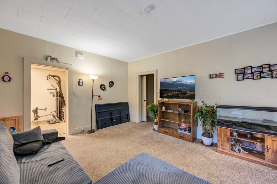 More Photos Of 535 Green Ridge St, Scranton Storefront Retail Residential For Sale