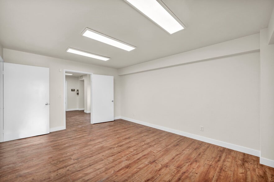 More Photos Of 4040 Arcata Way, North Las Vegas Light Manufacturing For Lease
