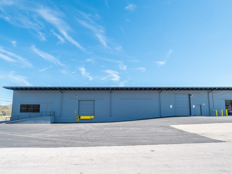 More Photos Of 3905 Warehouse Row, Austin Warehouse For Lease