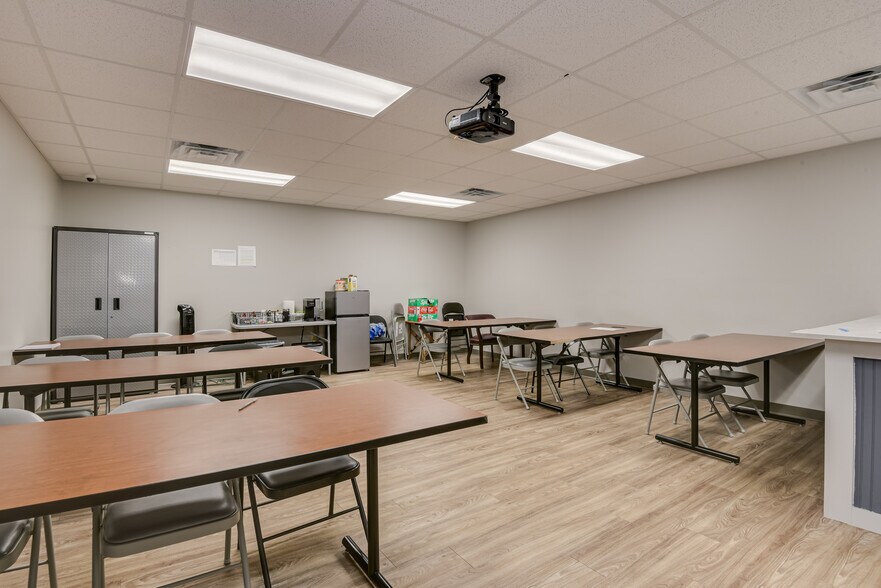 More Photos Of 332 Edgefield Rd, Belvedere Office Residential For Sale