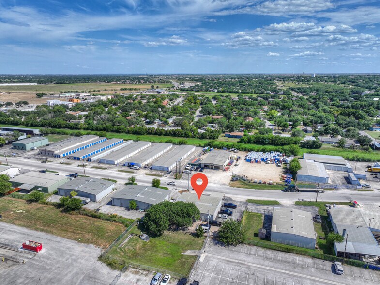More Photos Of 242 Trade Center Dr, New Braunfels Warehouse For Lease