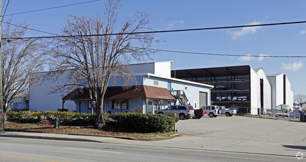 Primary Photo Of 4330 Kecoughtan Rd, Hampton Showroom For Lease
