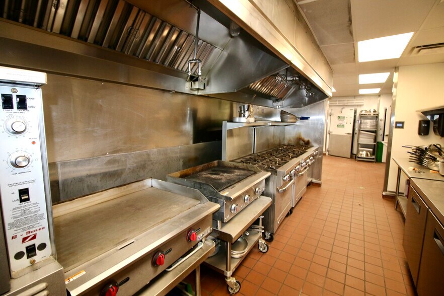 More Photos Of 12634 Indore Pl, Littleton Restaurant For Sale