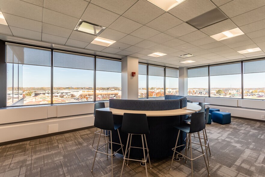 More Photos Of 765 Jefferson Rd, Rochester Medical For Lease