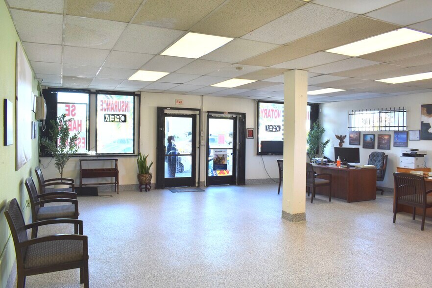 More Photos Of 14812 Paramount Blvd, Paramount Fast Food For Sale