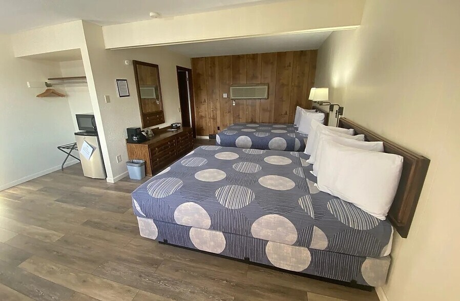 More Photos Of 6100 M-68 Hwy, Indian River Hotel For Sale