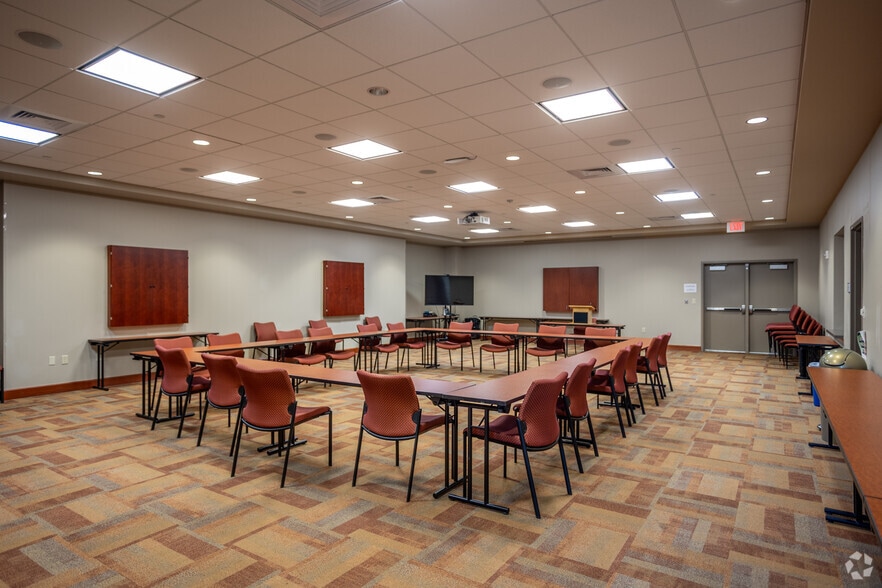 More Photos Of 500 Maplelawn Dr, Plano Office For Sale