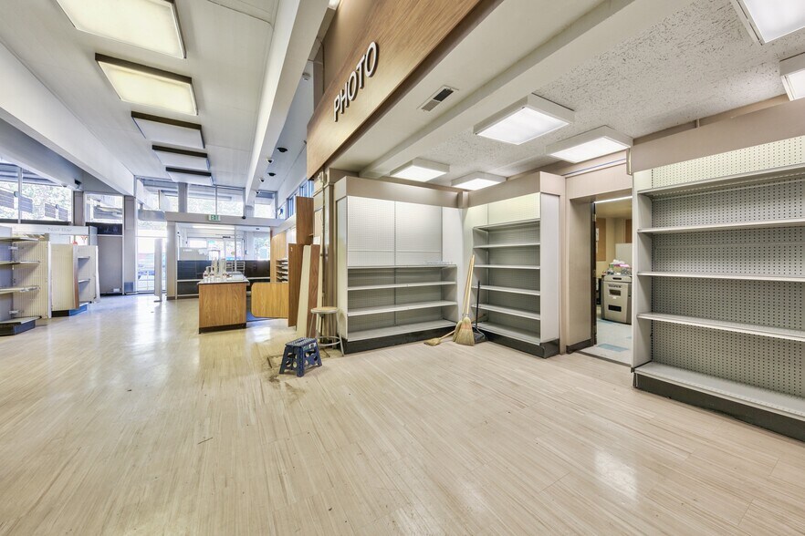 More Photos Of 8245 N Lake Blvd, Kings Beach Drugstore For Lease