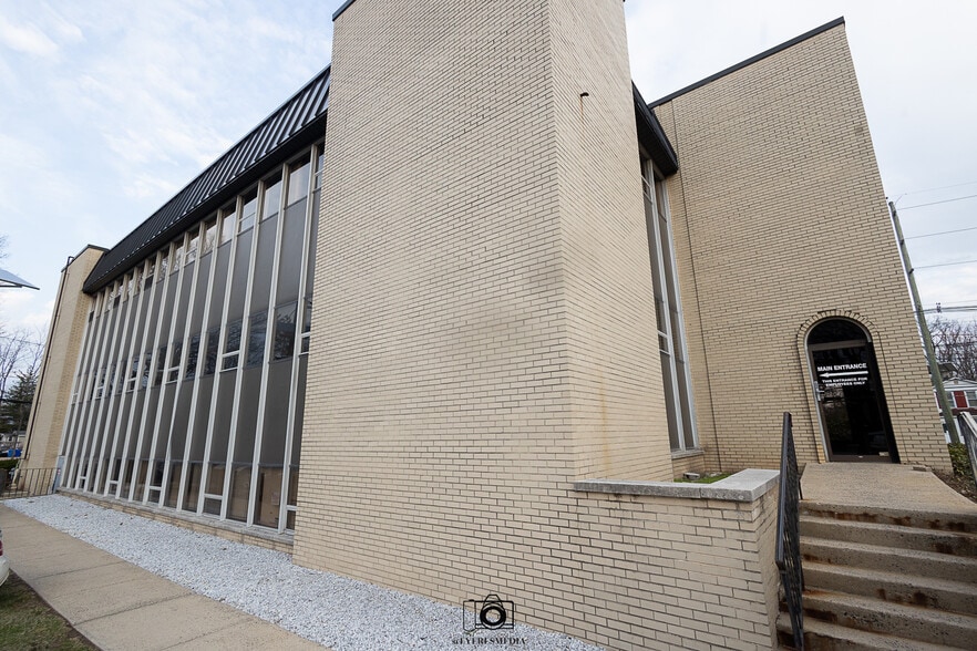 More Photos Of 1215 Livingston Ave, North Brunswick Office For Sale