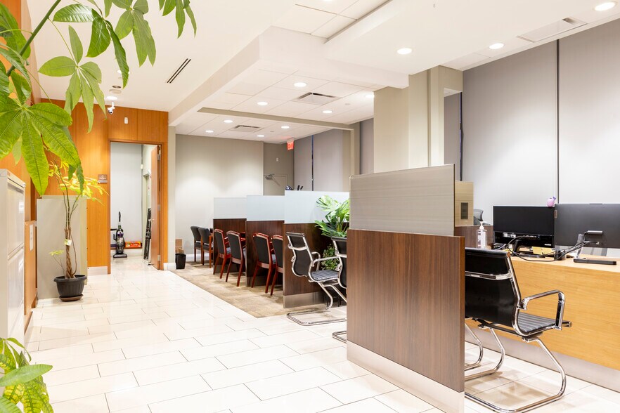 More Photos Of 7191 Yonge St, Markham Medical For Sale