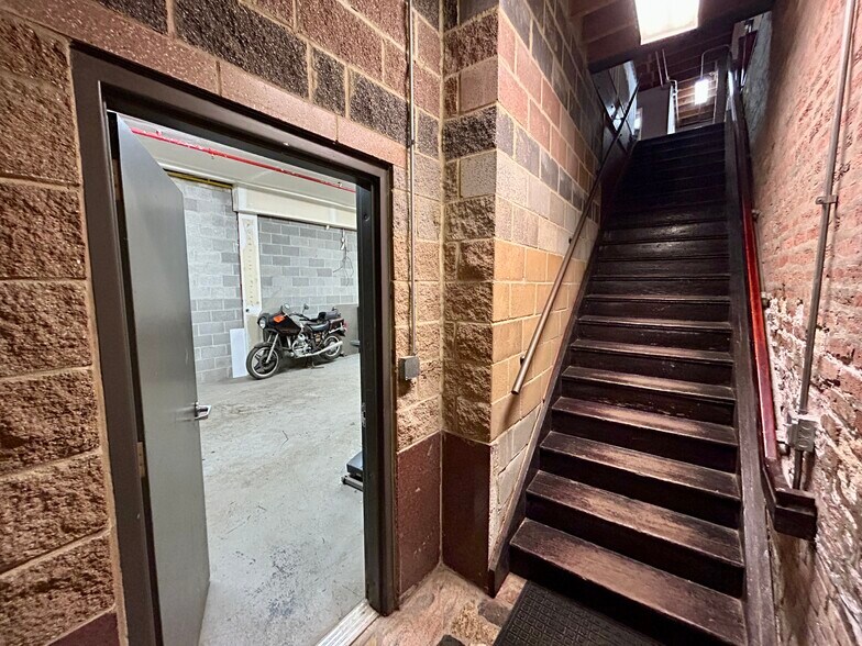 More Photos Of 5923-5927 S Wentworth Ave, Chicago Office Residential For Lease