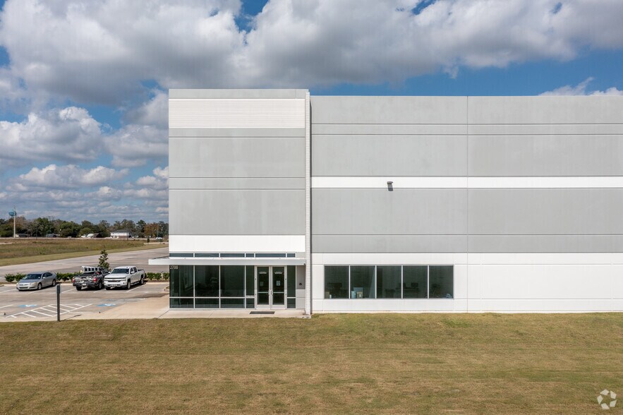 More Photos Of 2700 East Fwy, Baytown Unknown For Lease