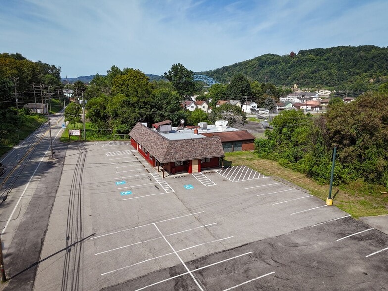 More Photos Of 550 McKeesport Rd, Elizabeth Freestanding For Sale