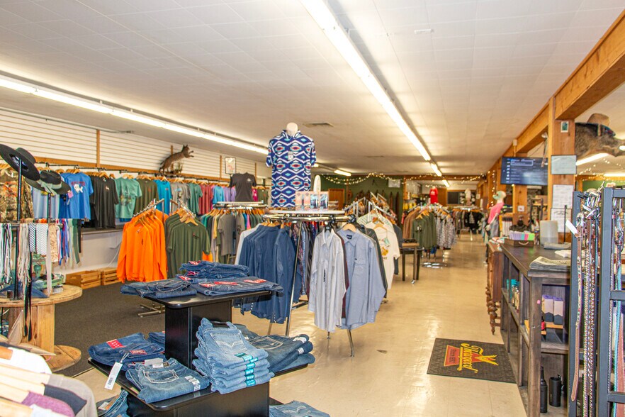 More Photos Of 110 N Broadway St, Broken Bow General Retail For Sale