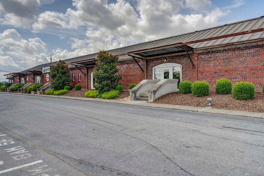 More Photos Of 151 E Main St, Kingsport Loft Creative Space For Lease