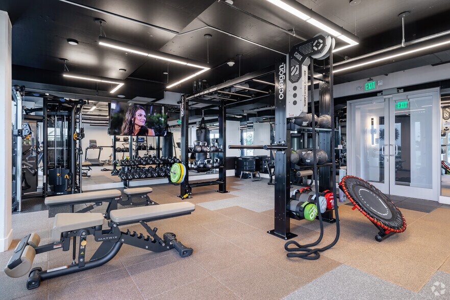 More Photos Of 5935 W Pico Blvd, Los Angeles Apartments For Lease