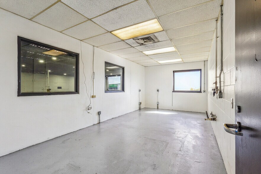 More Photos Of 1930 N Montgomery Rd, Greensburg Truck Terminal For Sale