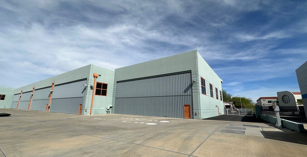 More Photos Of 1825 W Knudsen Dr, Phoenix Airplane Hangar For Sale